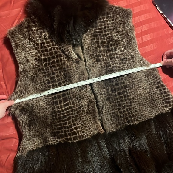 Lamb Vest with Fox Stand Collar and Bottom - Picture 6 of 10